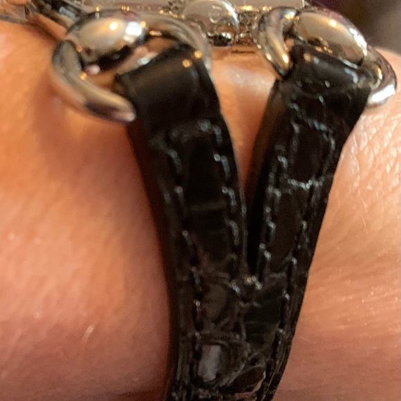 Gucci Signorina black MOP watch. EUC - Picture 5 of 8